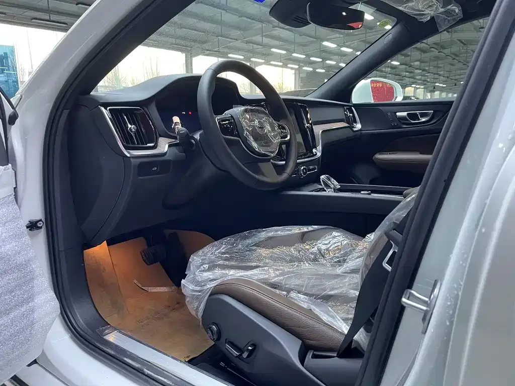 Volvo S60 2026 из CN, фото 2
