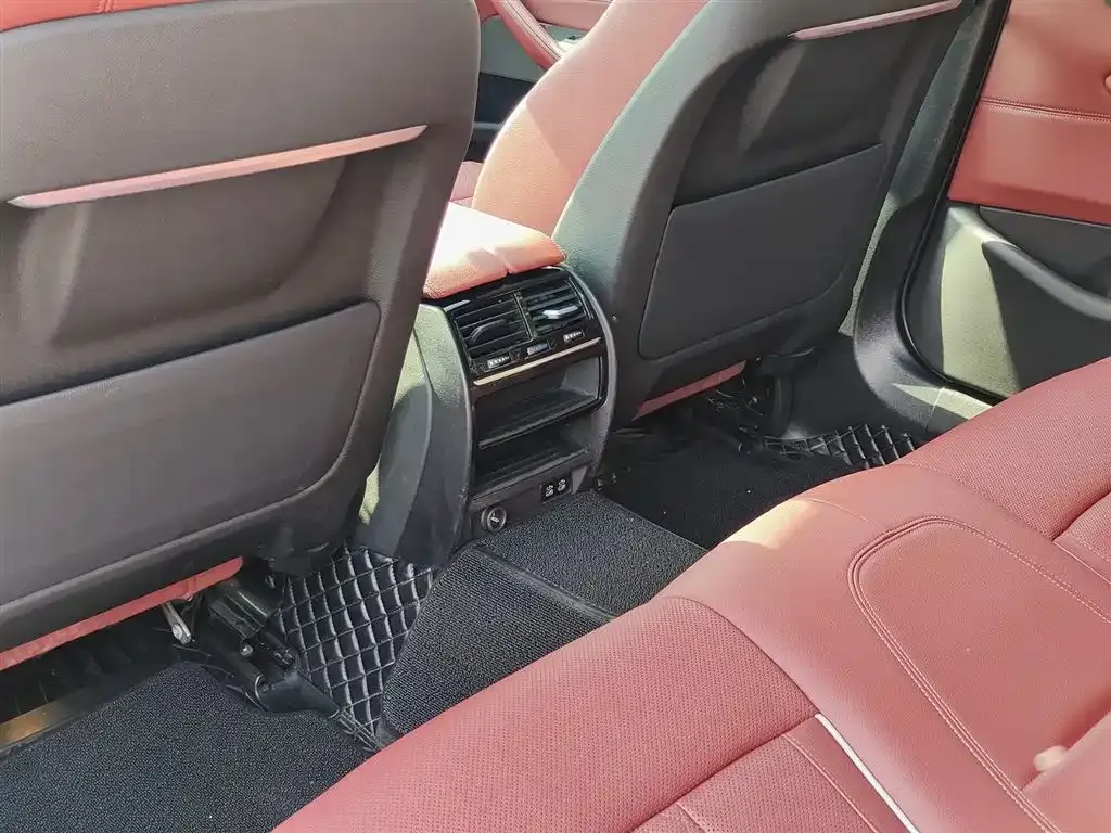 BMW 5 Series 2022 из CN, фото 2