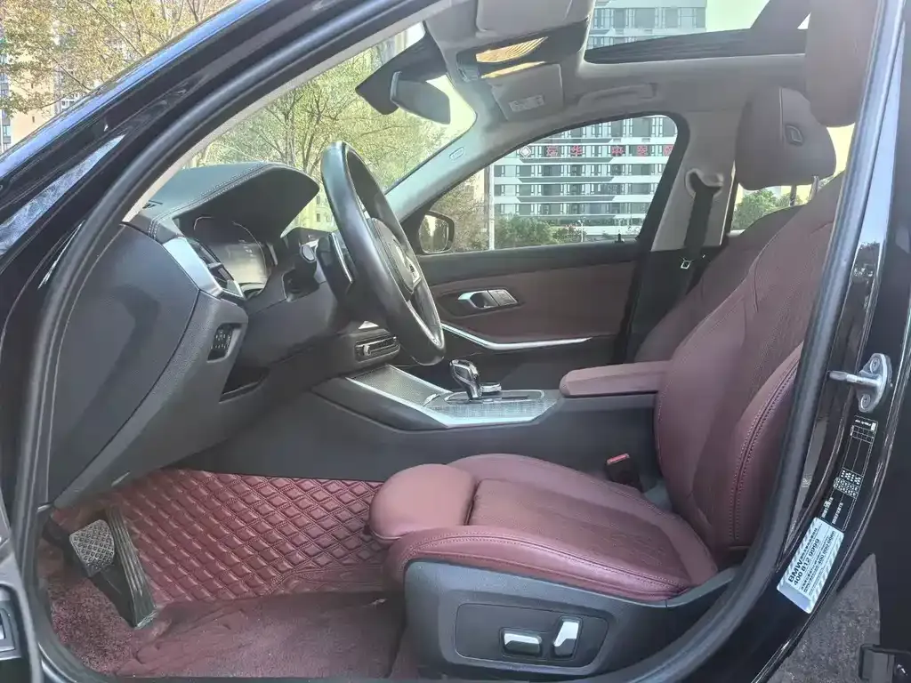 BMW 3 Series 2022 из CN, фото 6