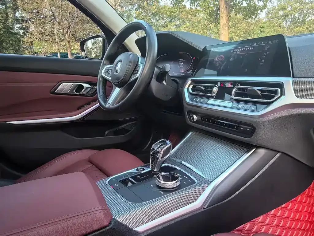 BMW 3 Series 2022 из CN, фото 2