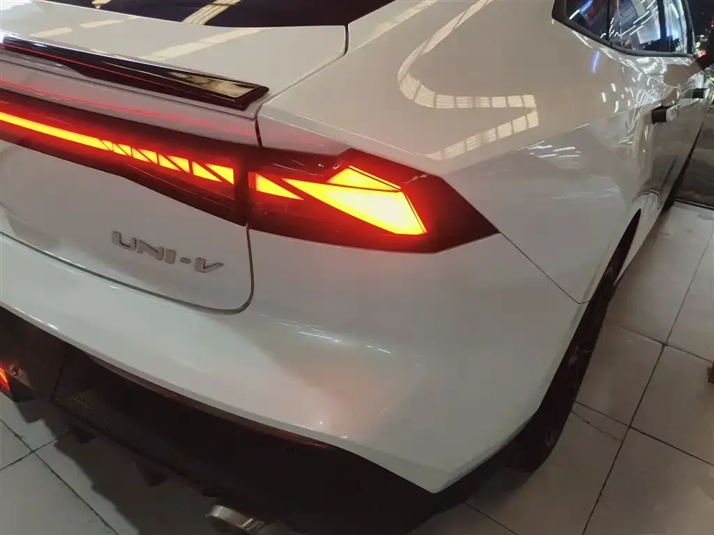 Changan UNI-V 2025 из CN, фото 4