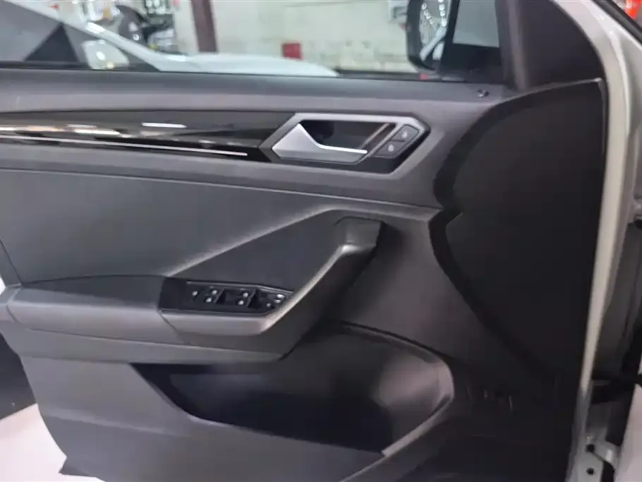 Volkswagen T-Roc 2023 из CN, фото 5