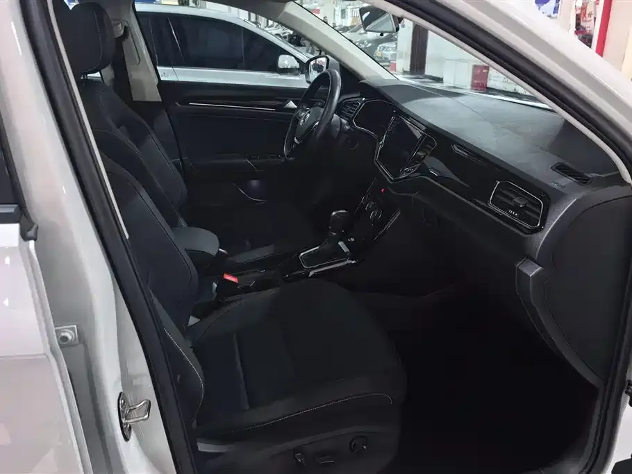 Volkswagen T-Roc 2023 из CN, фото 4