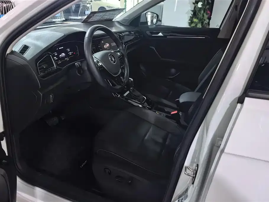 Volkswagen T-Roc 2023 из CN, фото 8
