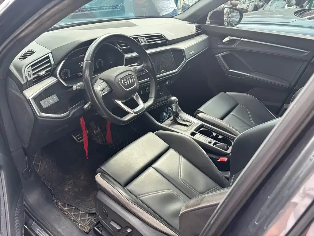 Audi Q3 2024 из CN, фото 3