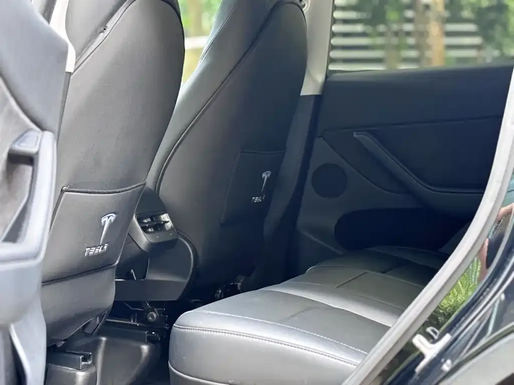 Tesla Model Y 2023 из CN, фото 3
