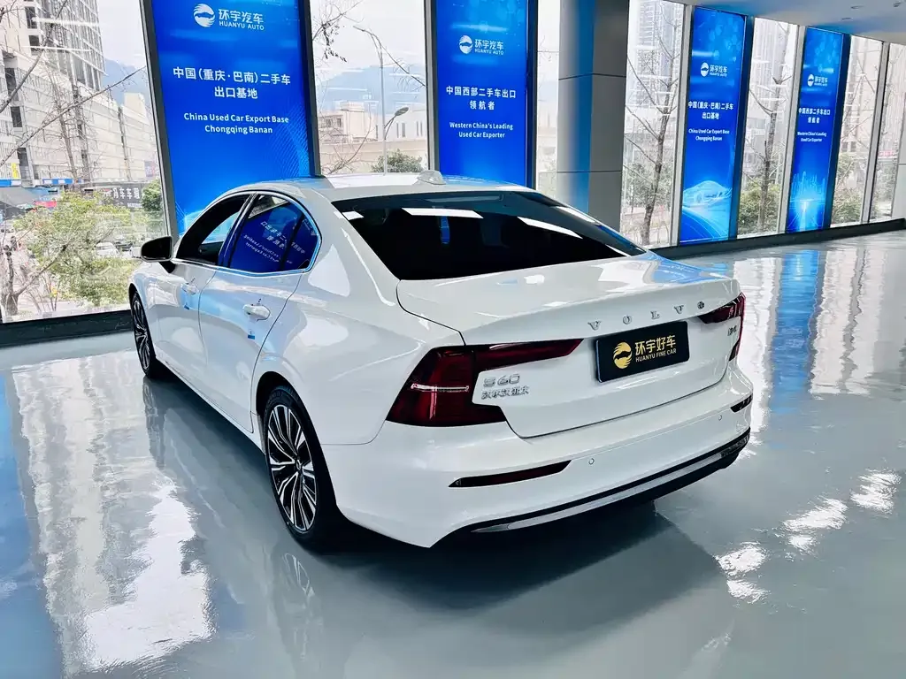 Volvo S60 2024 из CN, фото 9