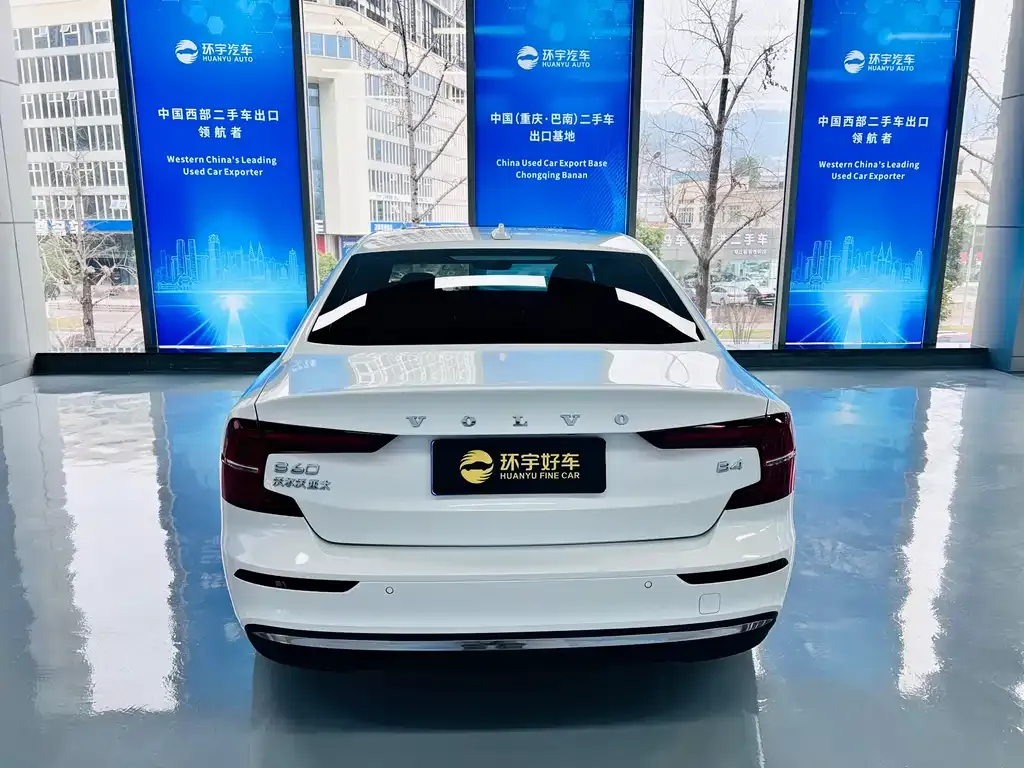Volvo S60 2024 из CN, фото 8