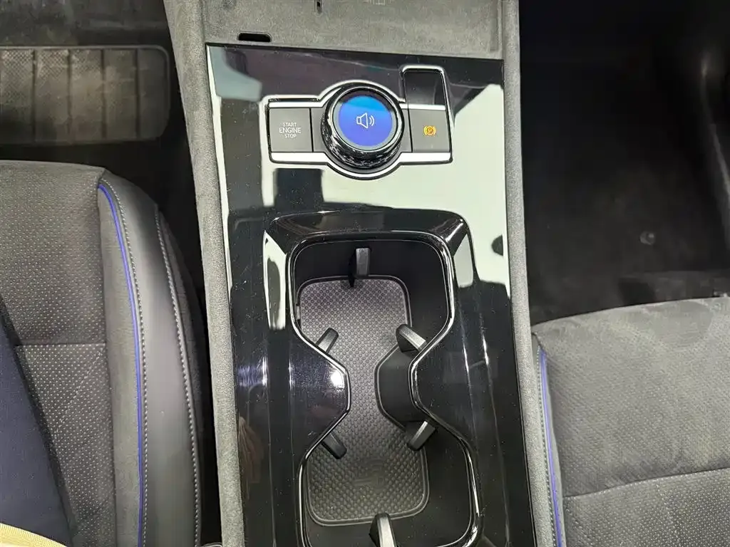 Volkswagen Tiguan L 2024 из CN, фото 7