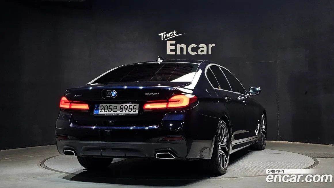 BMW 5-Series 2023 из KR, фото 2