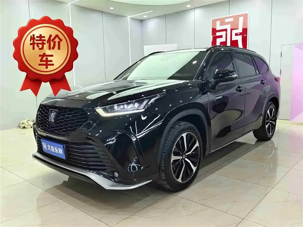 Toyota Crown Kluger 2022 из CN, фото 2