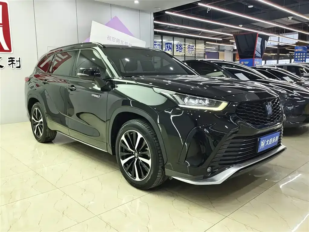 Toyota Crown Kluger 2022 из CN, фото 7