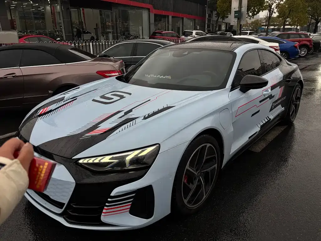 Audi RS e-tron GT 2024 из CN, фото 1