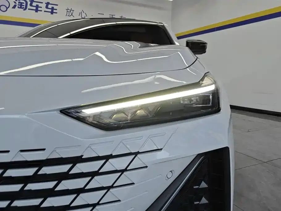 Changan UNI-V 2023 из CN, фото 3