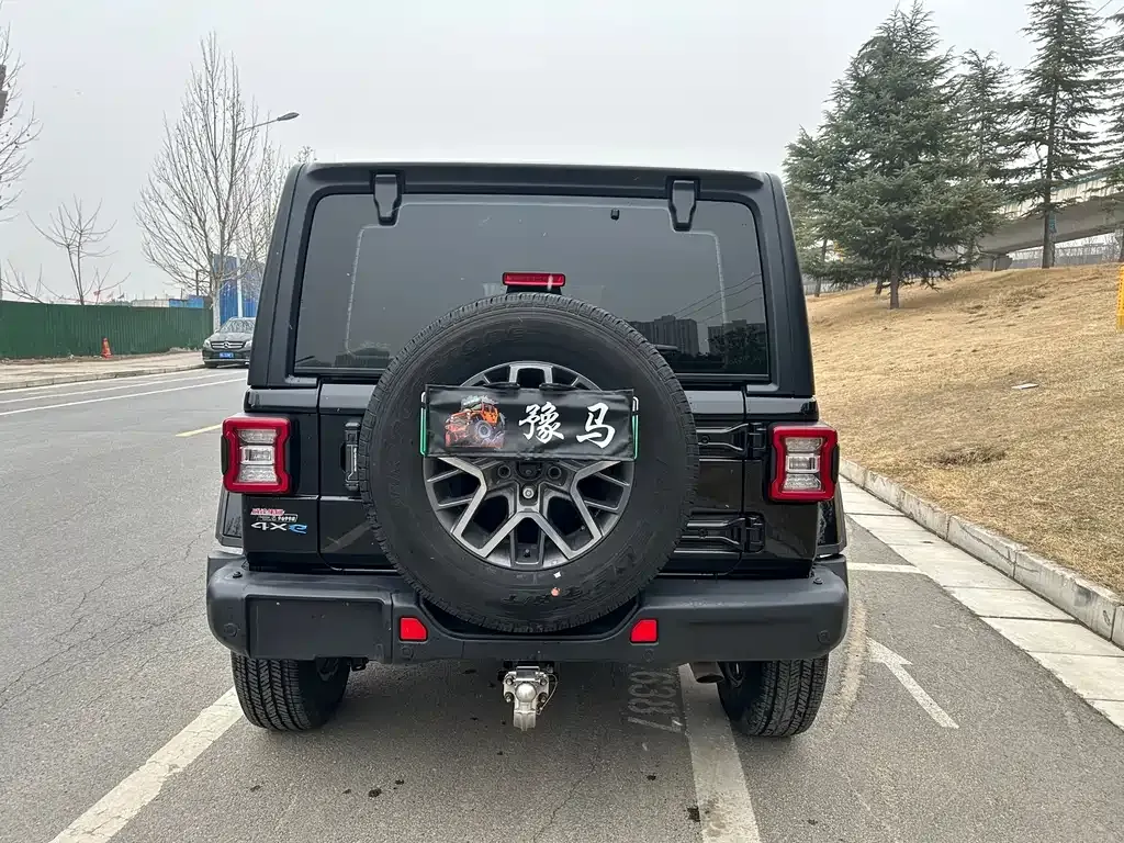 Jeep Wrangler PHEV 2022 из CN, фото 8