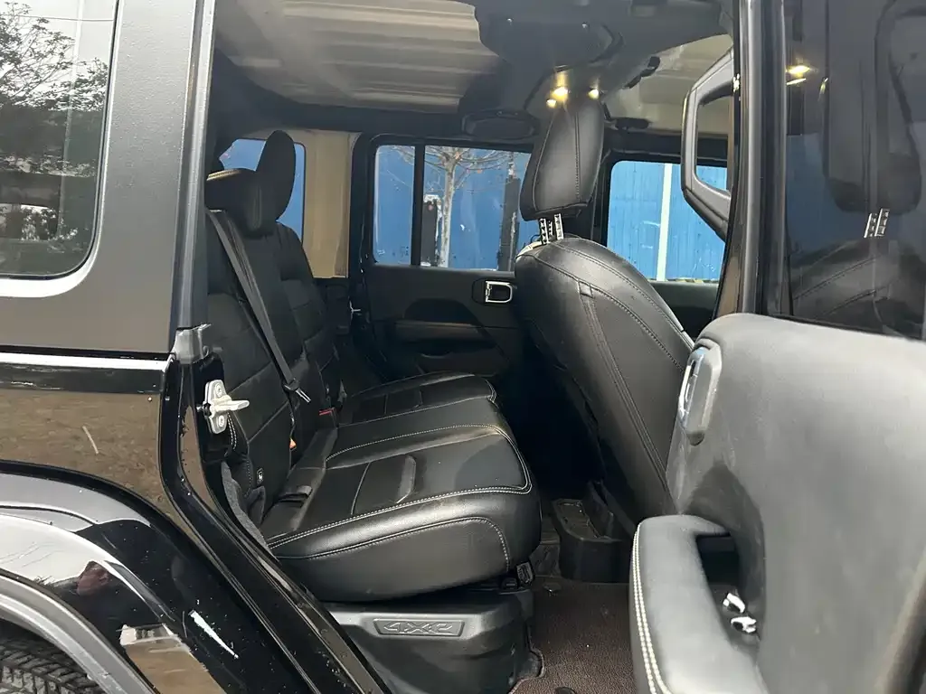 Jeep Wrangler PHEV 2022 из CN, фото 3