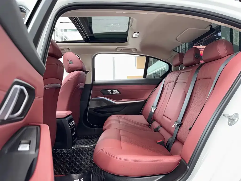 BMW 3 Series 2023 из CN, фото 4