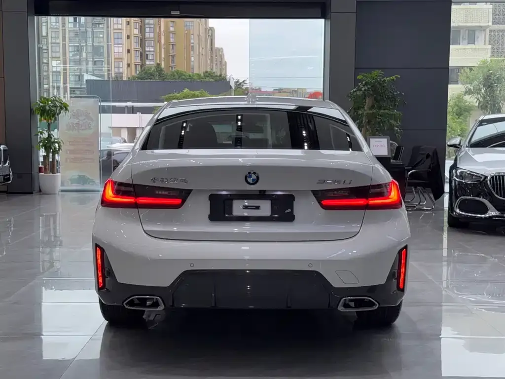 BMW 3 Series 2023 из CN, фото 6