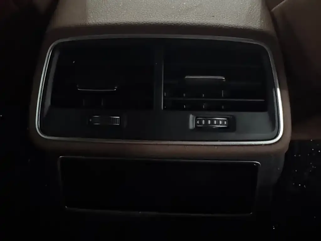 Audi A7L 2024 из CN, фото 3