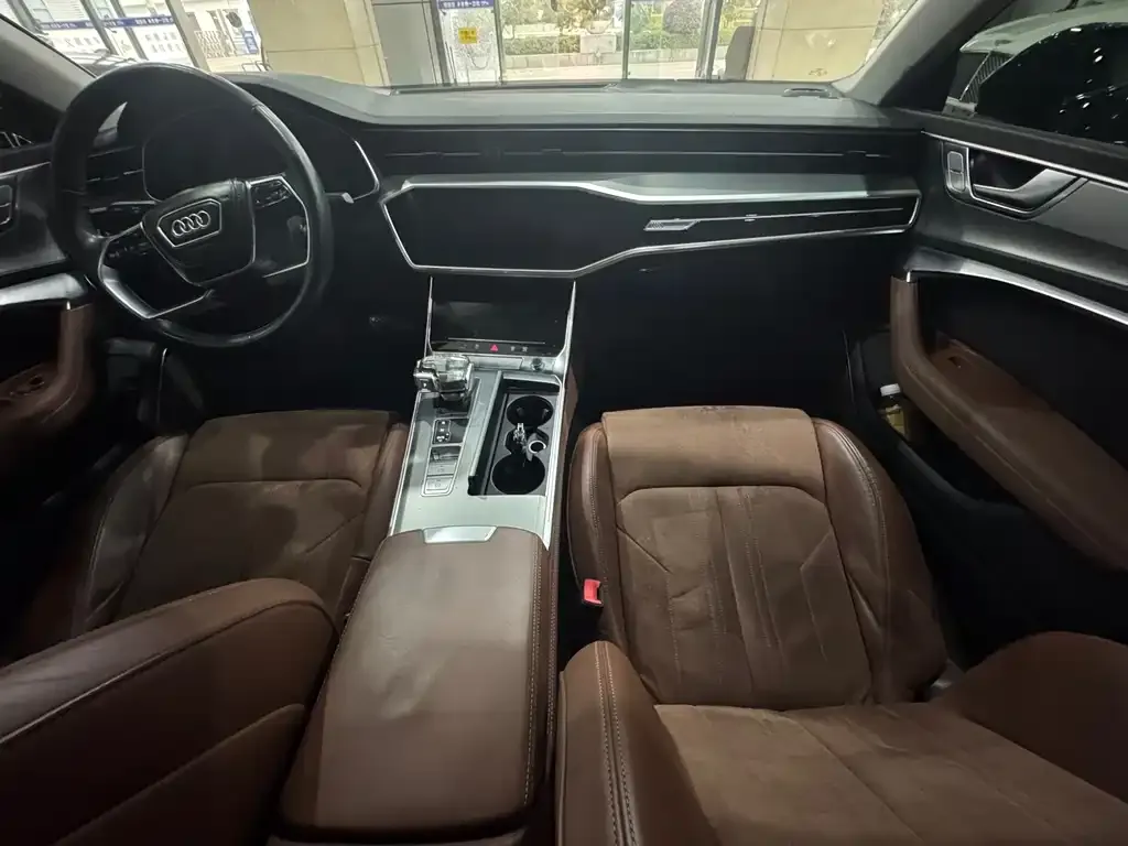 Audi A7L 2024 из CN, фото 7