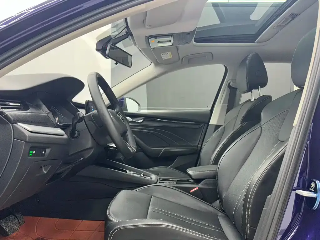 Skoda Octavia 2023 из CN, фото 2