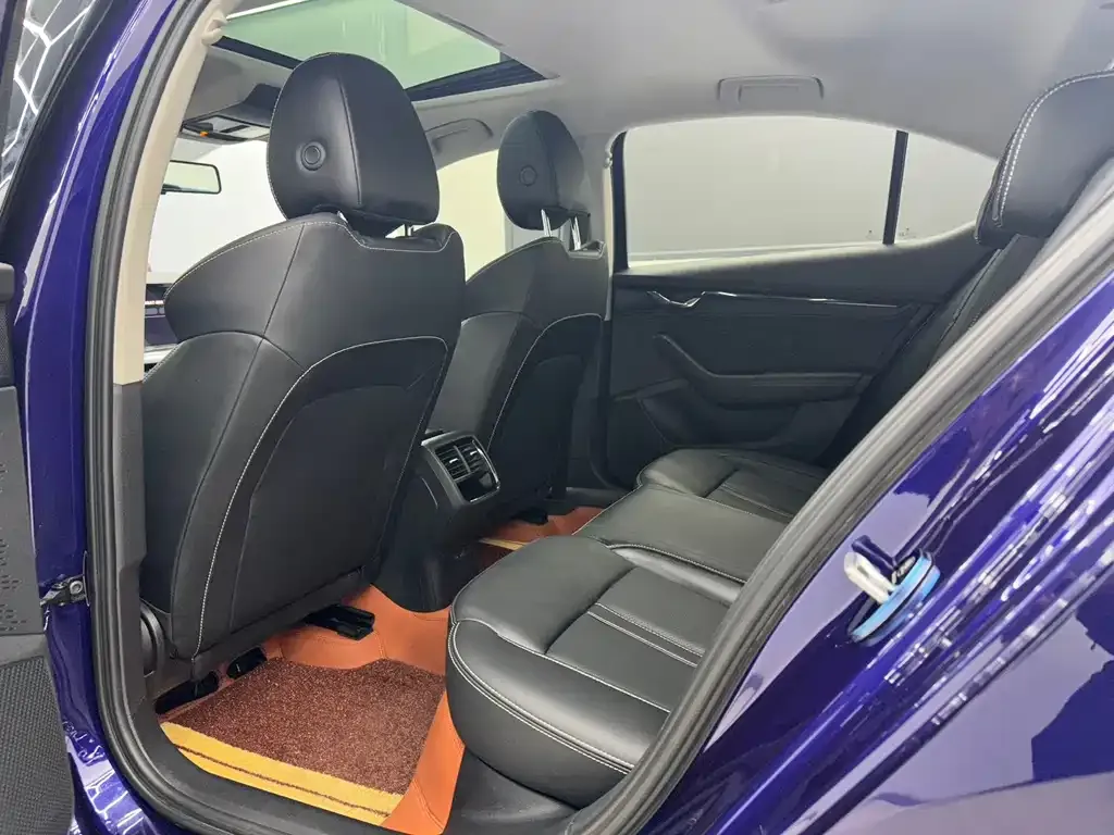 Skoda Octavia 2023 из CN, фото 3
