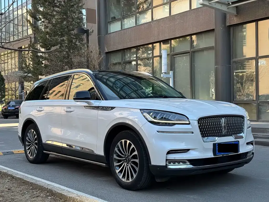 Lincoln Aviator — фото 10