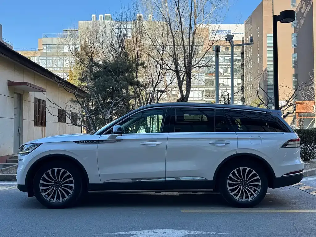 Lincoln Aviator — фото 6