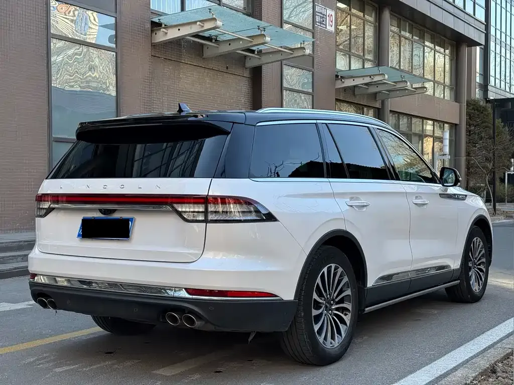 Lincoln Aviator — фото 5