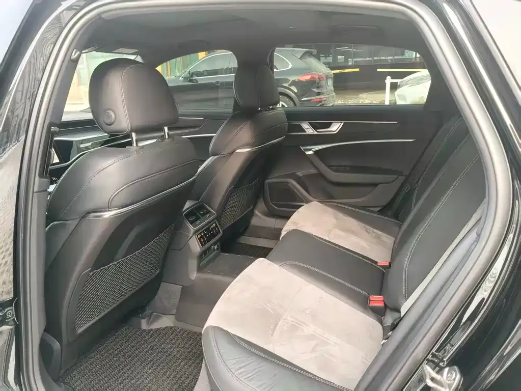 Audi A6L 2024 из CN, фото 6