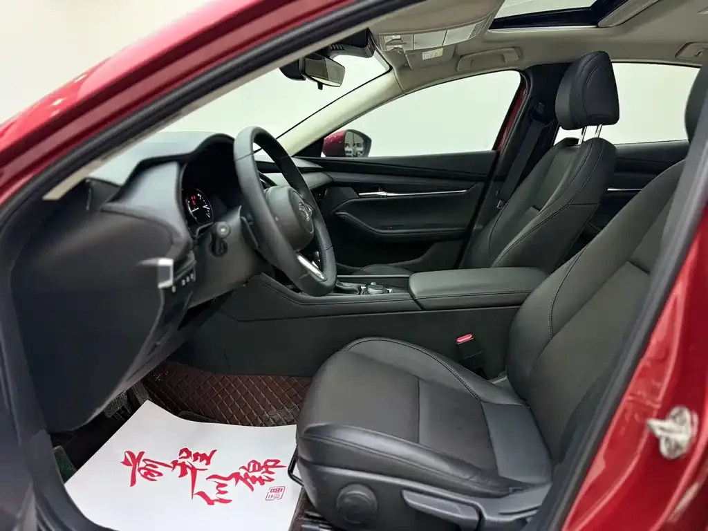 Mazda 3 Axela 2023 из CN, фото 8