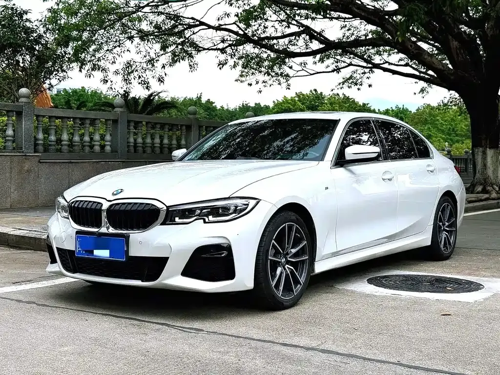 BMW 3 Series 2022 из CN, фото 1