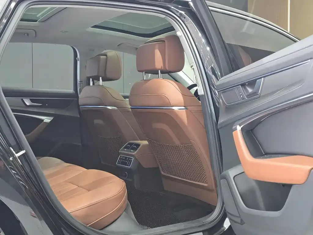 Audi A6L 2021 из CN, фото 8