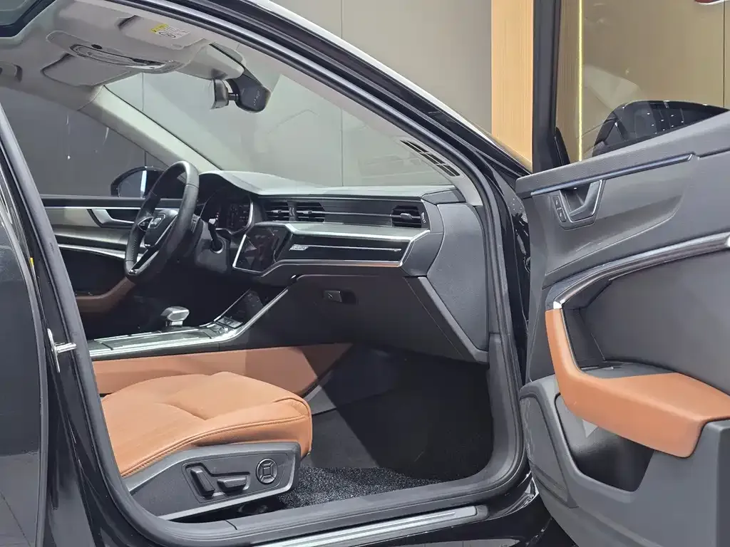 Audi A6L 2021 из CN, фото 2