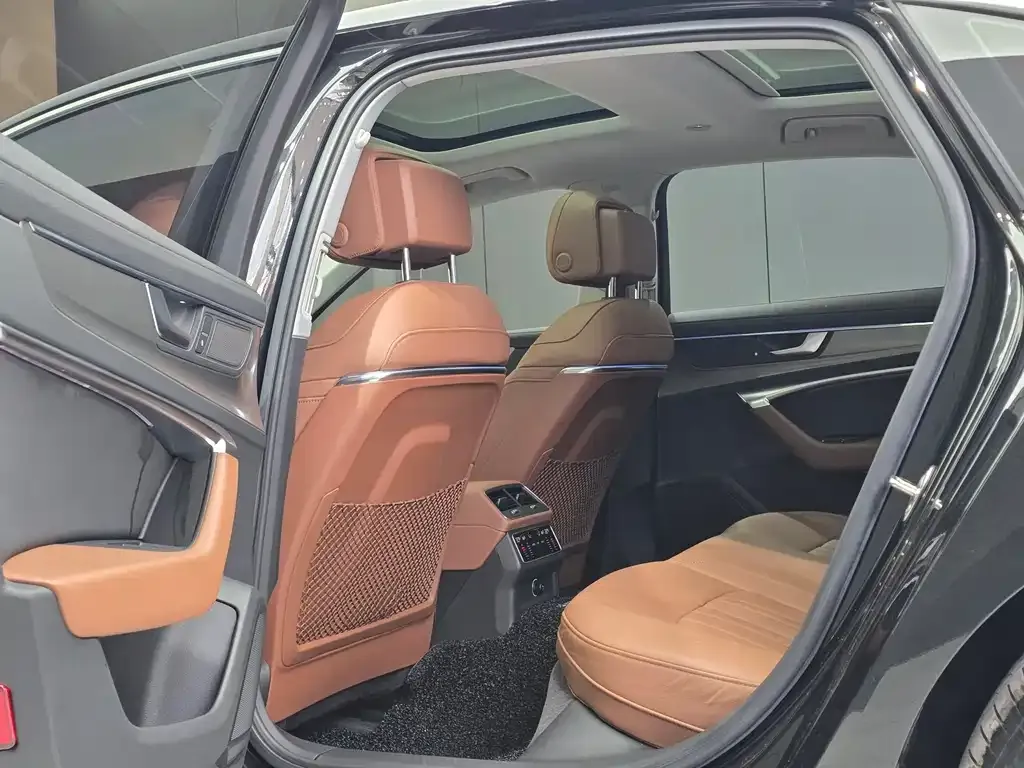 Audi A6L 2021 из CN, фото 4
