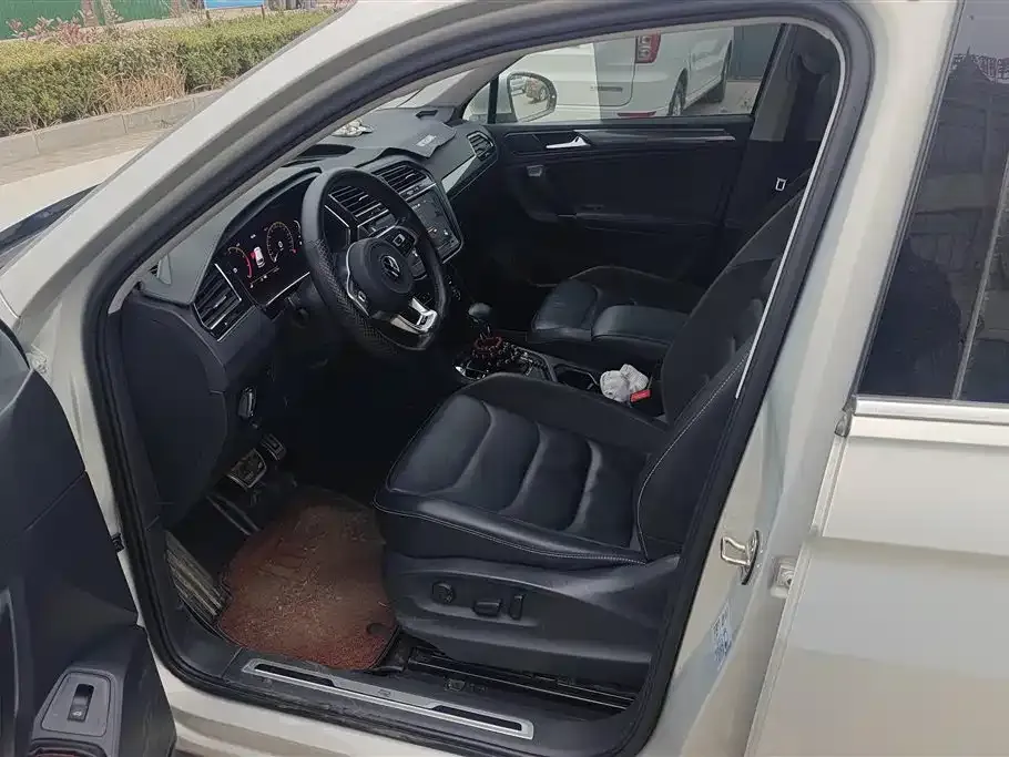 Volkswagen Tiguan L 2021 из CN, фото 10