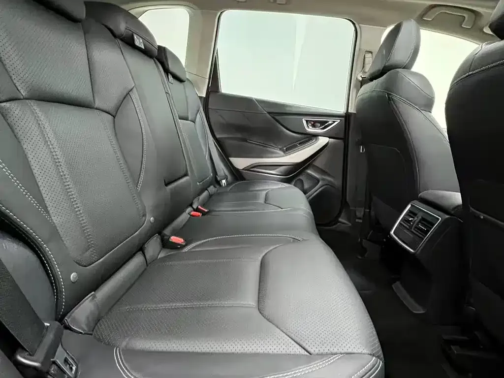 Subaru Forester 2023 из CN, фото 7