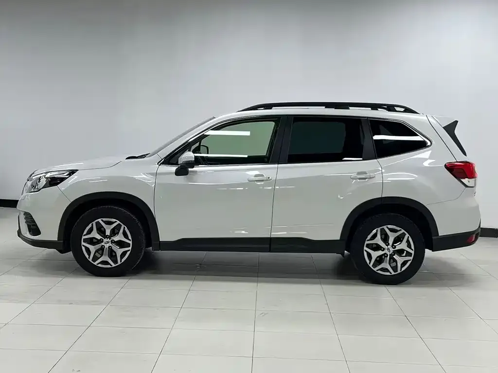 Subaru Forester 2023 из CN, фото 2