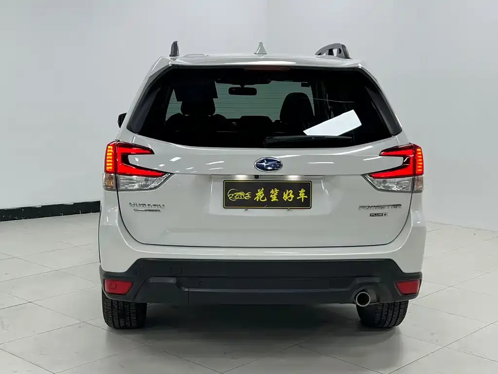 Subaru Forester 2023 из CN, фото 5