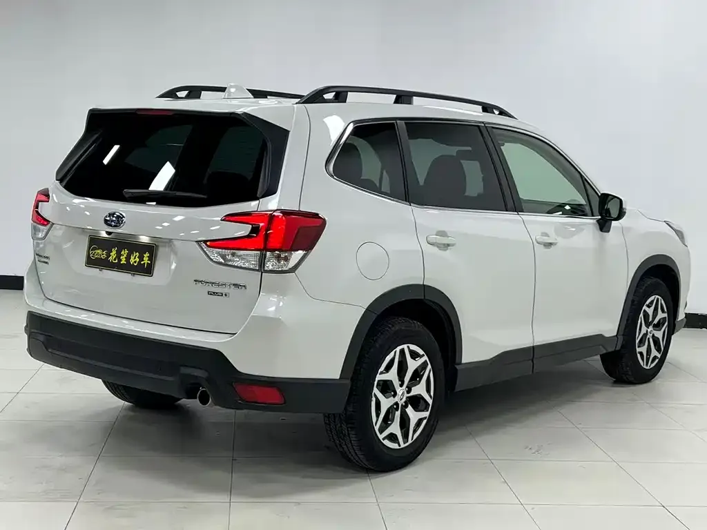 Subaru Forester 2023 из CN, фото 8