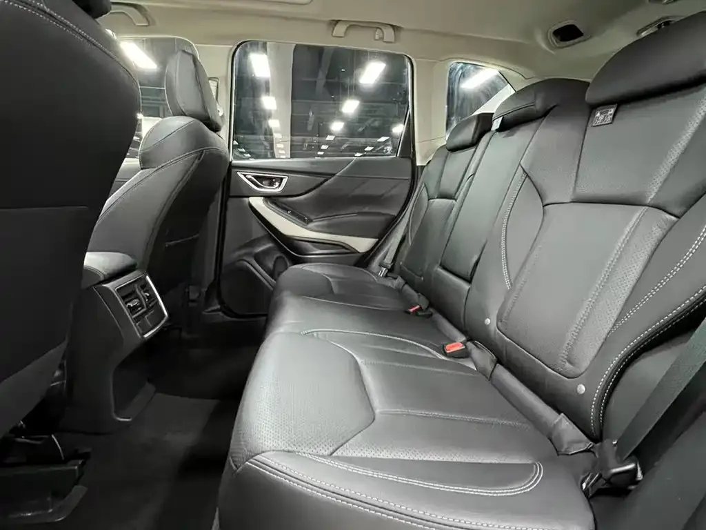 Subaru Forester 2023 из CN, фото 6