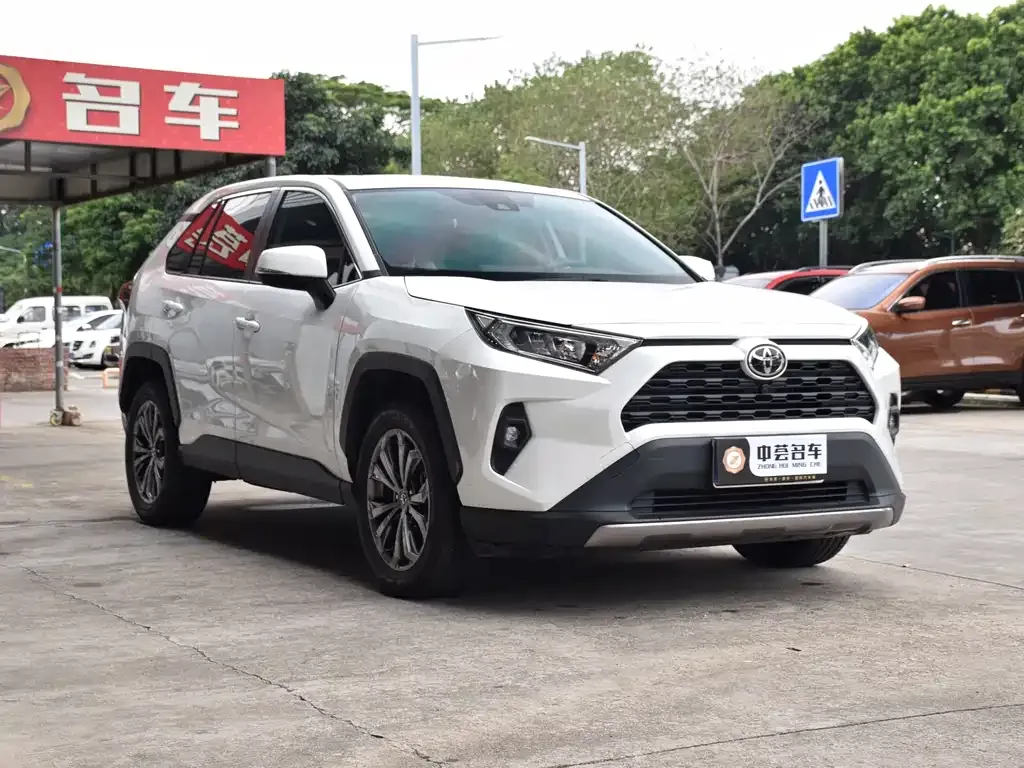 Toyota RAV4 2023 из CN, фото 9