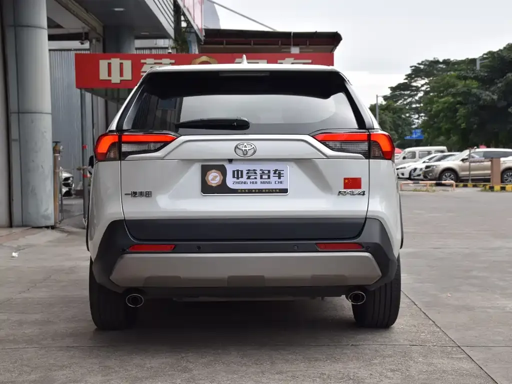 Toyota RAV4 2023 из CN, фото 4