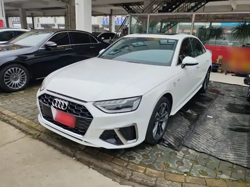 Audi A4L 2023 из CN, фото 1