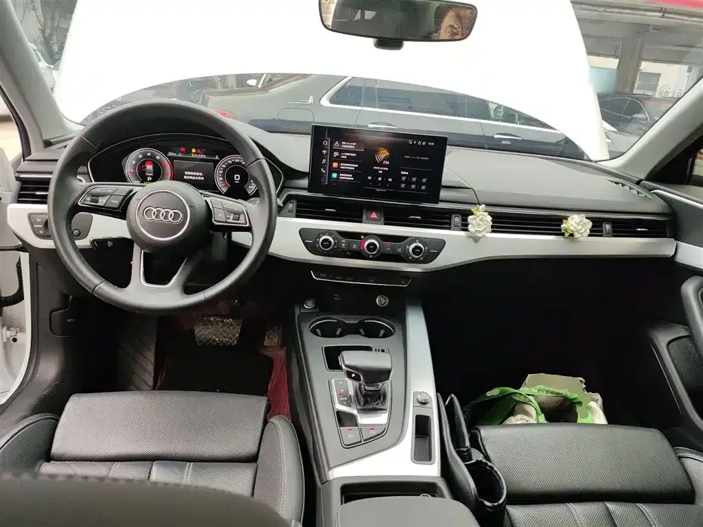 Audi A4L 2023 из CN, фото 6