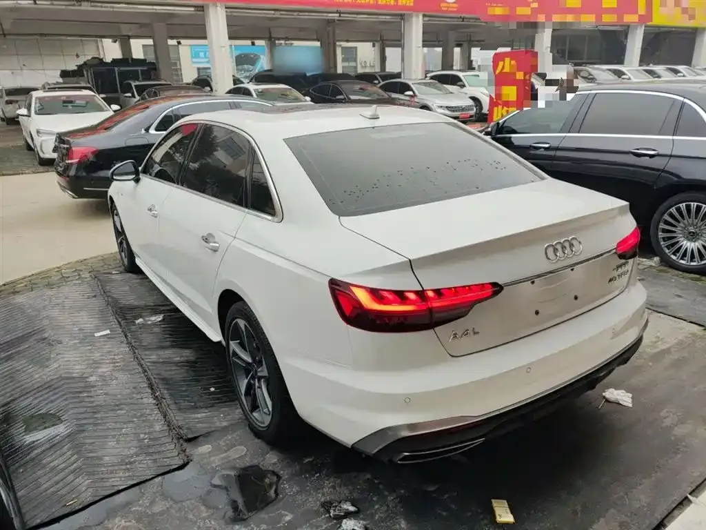 Audi A4L 2023 из CN, фото 9
