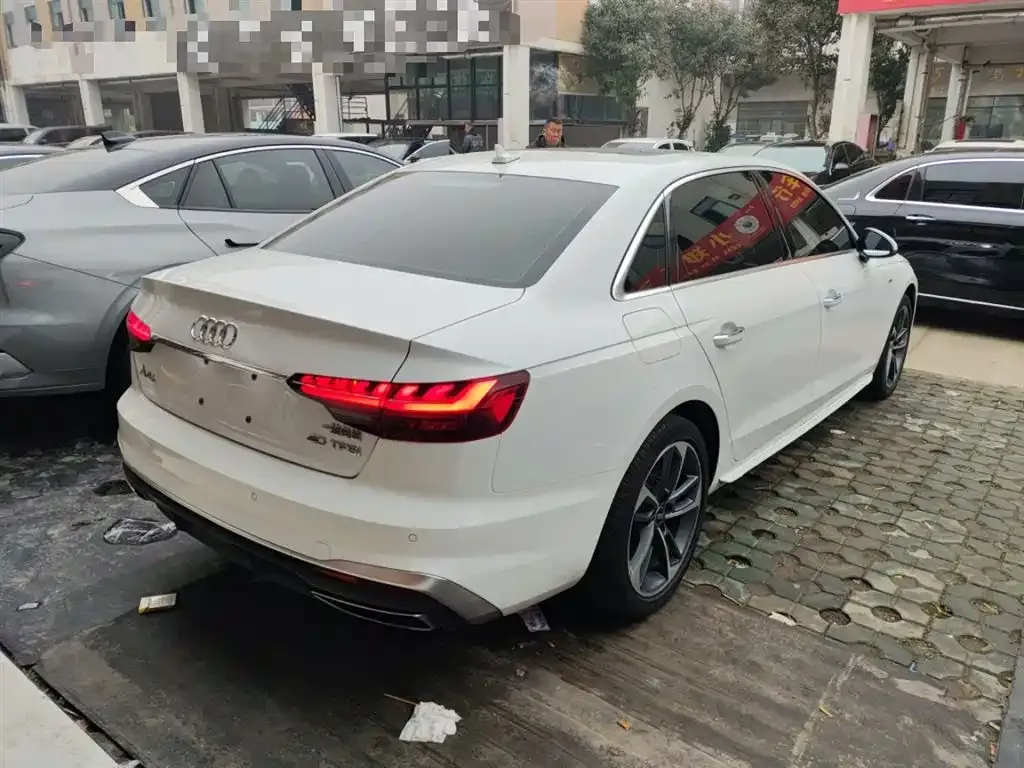 Audi A4L 2023 из CN, фото 7