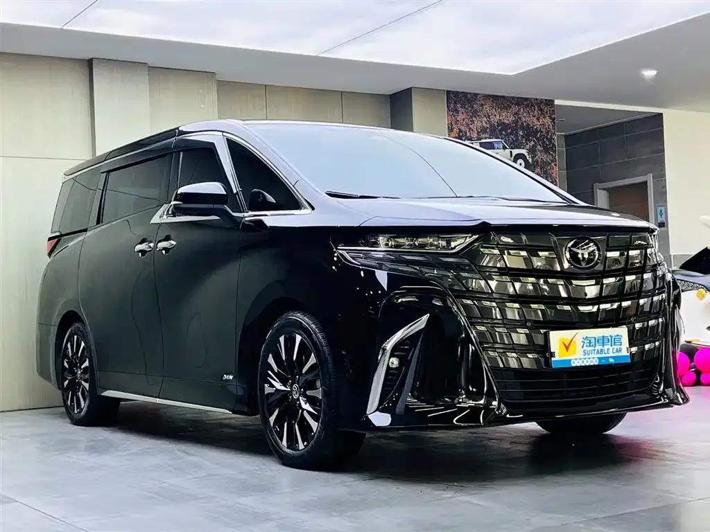 Toyota Alphard — фото 9
