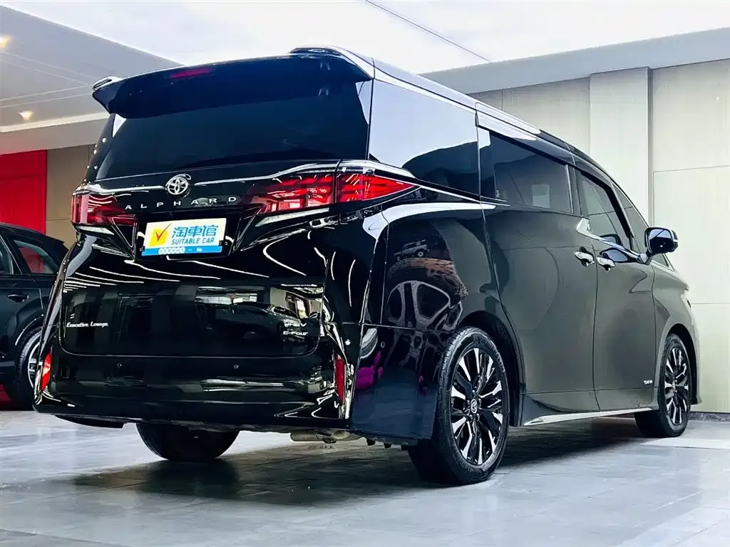 Toyota Alphard — фото 7