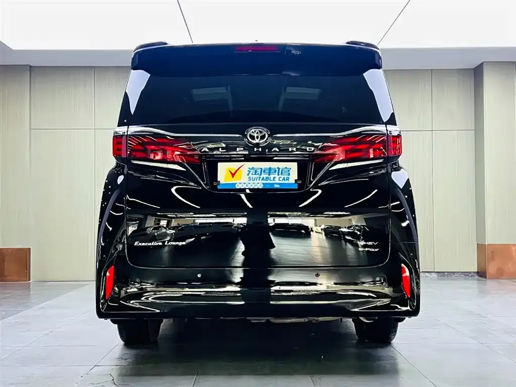 Toyota Alphard — фото 2
